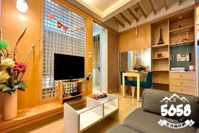 85 Cape Inn Kaohsiung Bagian luar foto