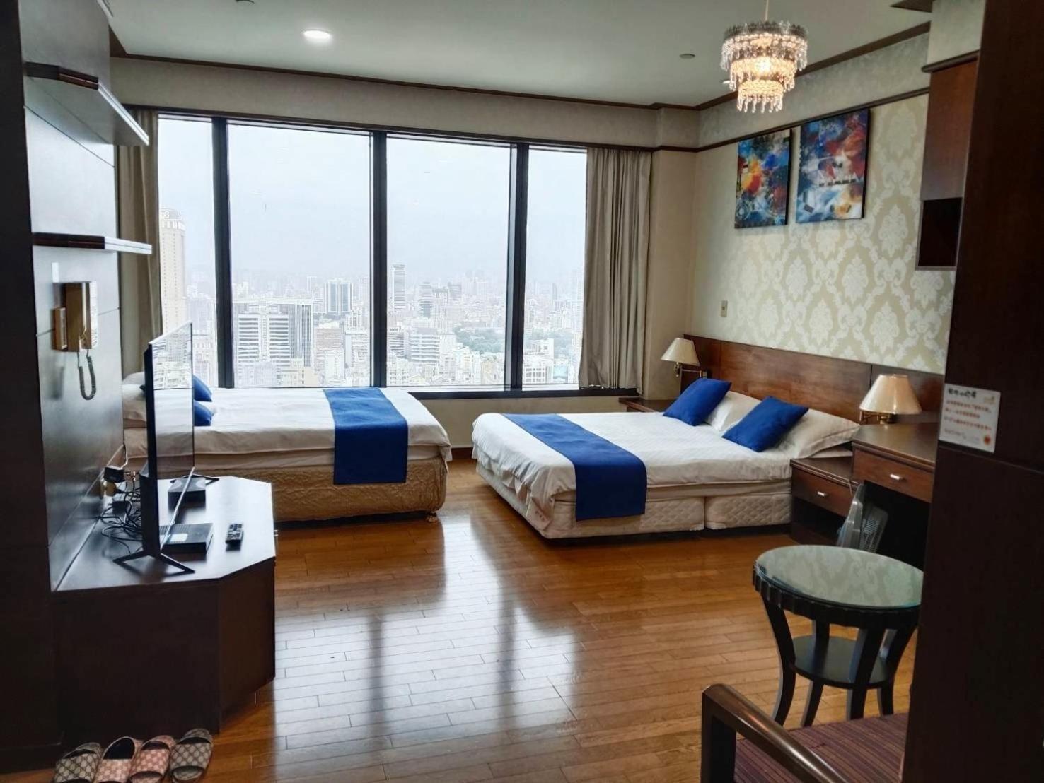 85 Cape Inn Kaohsiung Bagian luar foto