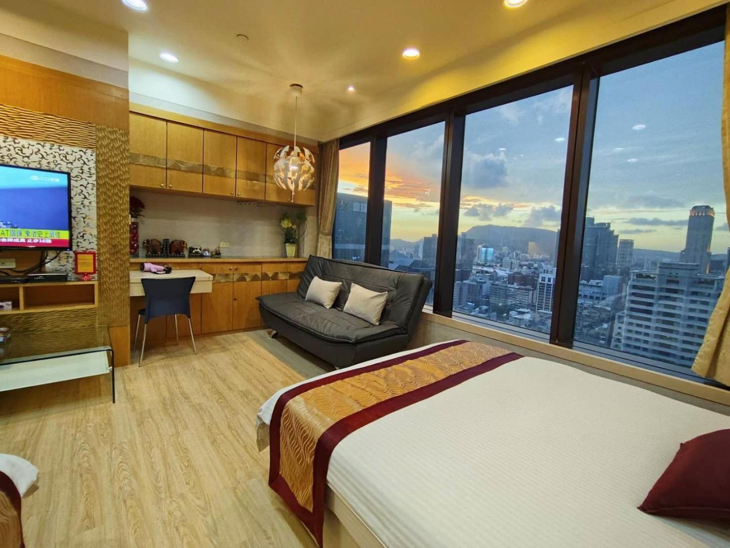85 Cape Inn Kaohsiung Bagian luar foto