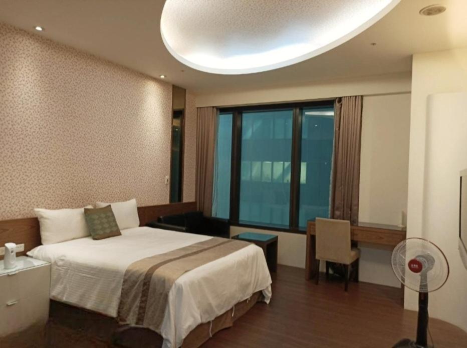 85 Cape Inn Kaohsiung Bagian luar foto